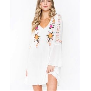 Sugar Lips Sz. L flowy dress with embroidering!